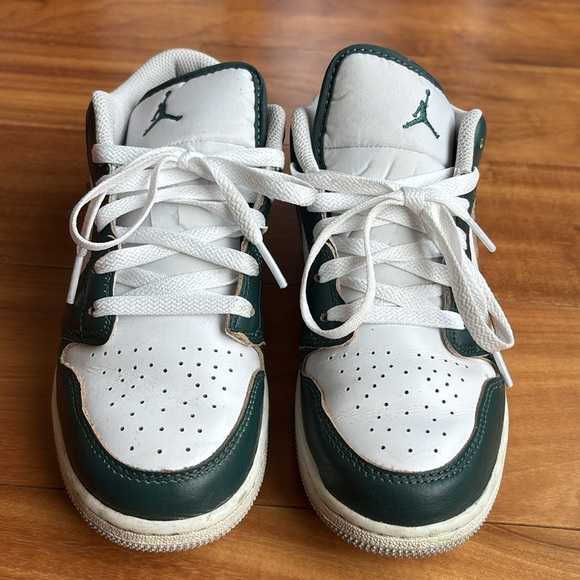 Green and white Air Jordans - Picture 3 of 9